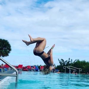 Meet your Posher, Raven